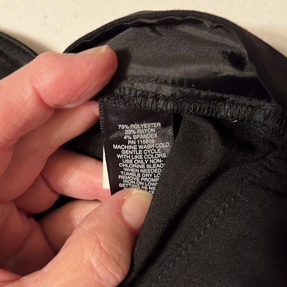 Liz Claiborne classic straight leg black pants. Sz 4 - Picture 7 of 7